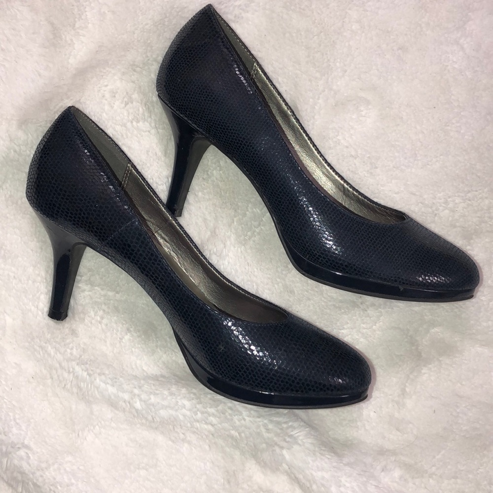 Kelly & Katie Blue Snake Skin Patterned Heel